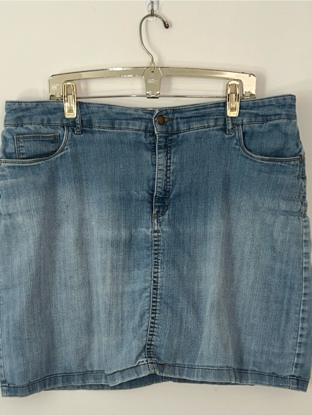 croft & barrow light blue denim skirt with navy lining